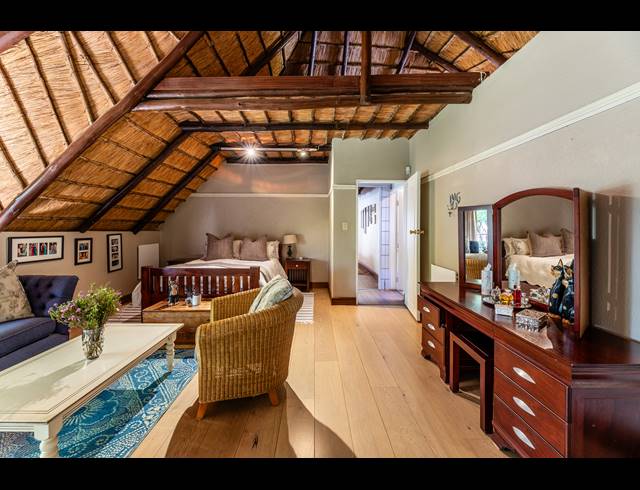 7 BEDROOM HOUSE FOR SALE IN BRYANSTON